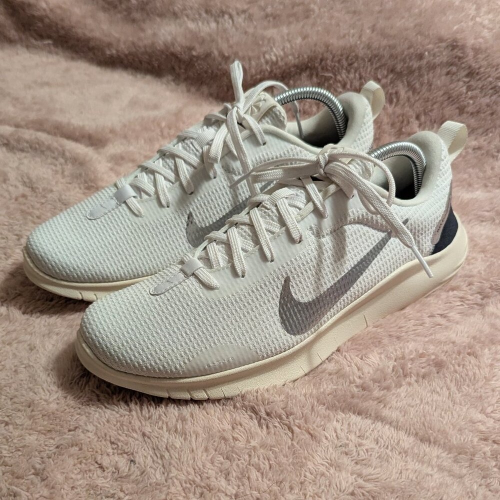Nike Flex Experience Run 12, Size 10 "White Metallic Silver"